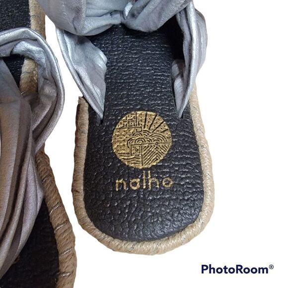 Nalha Fabric Flip Flops. Size 8. - Picture 8 of 10